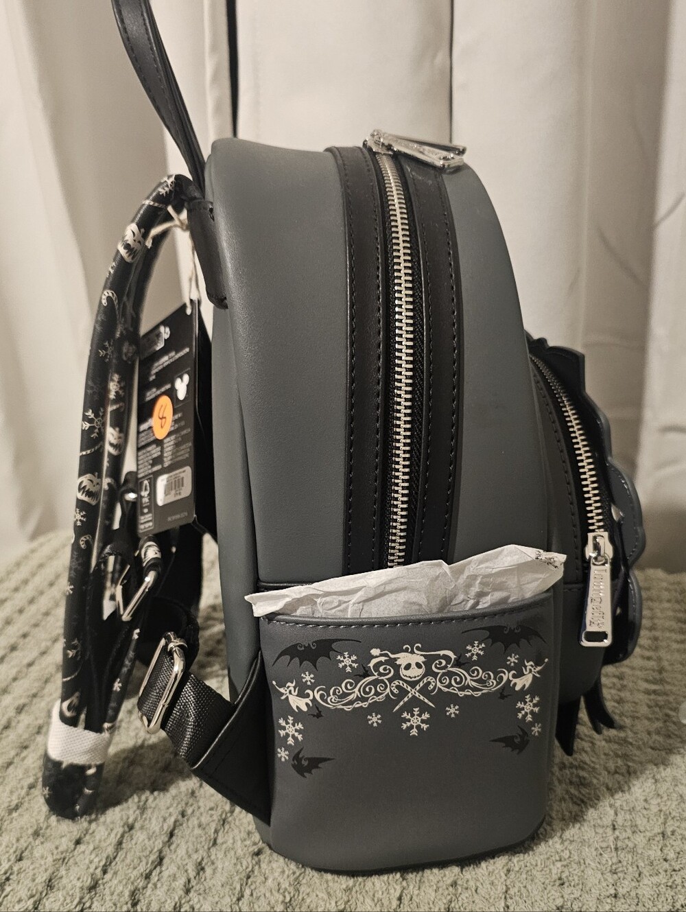 NWT! Loungefly The Nightmare Before Christmas Glow-In-The-Dark Mini Backpack - Picture 5 of 6